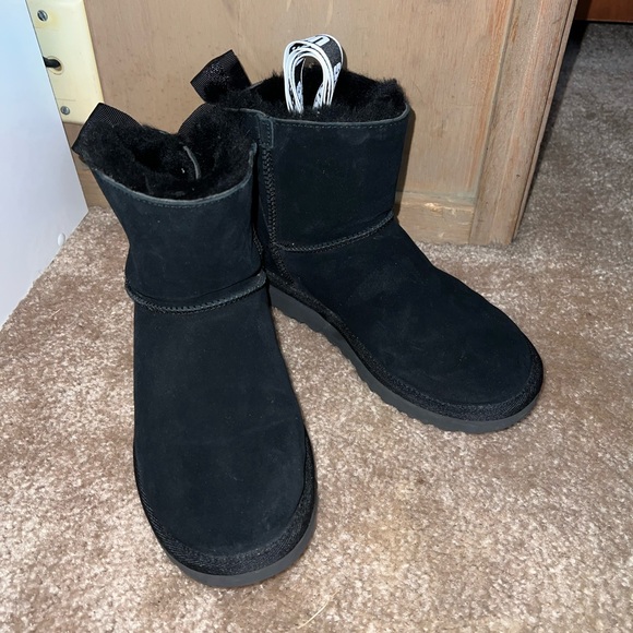 Uggs black boots - Picture 1 of 5